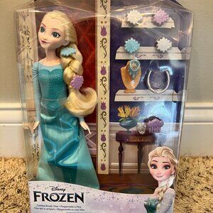 Disney Frozen Getting Ready Elsa Fashion Doll And Accessories *NIB*